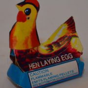 Novelty Fireworks – Hen Laying Egg (2)